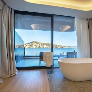 Yacht Premium ساراندا